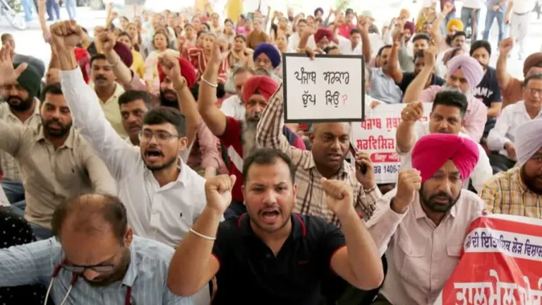 Over 3 Lakh Punjab Employees on Mass Casual Leave, Roadways Strike Continues